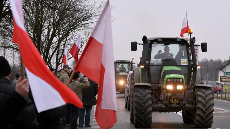 Lietuva „atkeršijo“ Lenkijai – neleido atvykti šimtams ūkininkų
