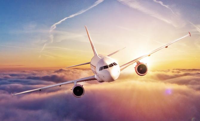 Aviacijos organizacijos prašo stabdyti 5G plėtrą: tai gali baigtis lėktuvų katastrofomis
