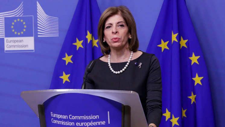 Korupcijos skandalas Briuselyje: įtariama, kad vakcinų gamintojai papirkinėjo komisarę Stellą Kyriakides