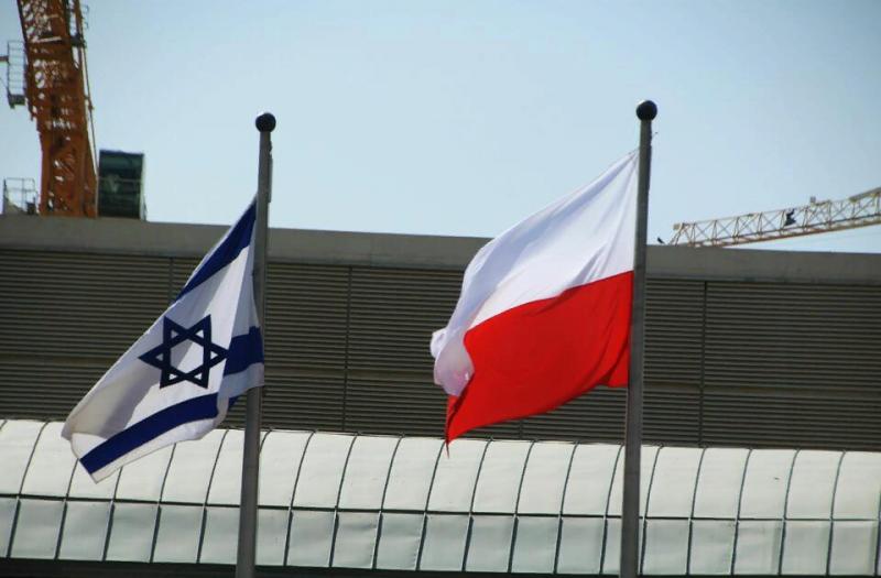 Lenkiją Izraelis siekia padaryti melžiama karve, orūs lenkai priešinasi