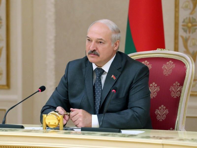 Aleksandras Lukašenka pasiūlė užsukti dujas lietuviams „ir kitiems bepročiams“