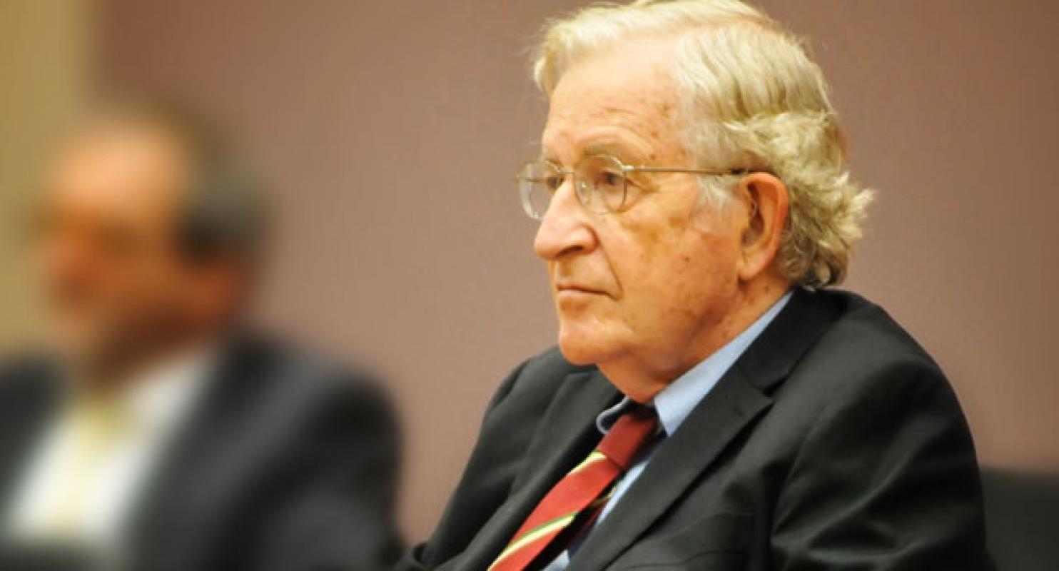 Noam Chomsky: „Socializmas turtingiesiems, Kapitalizmas vargšams“