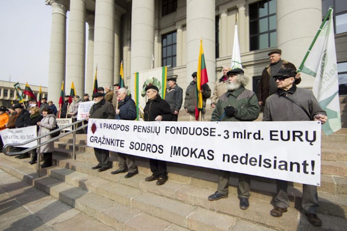 Badaujantys Lietuvos seneliai ir šūdo verti lietuviškų laisvųjų rinkų ir bankų ekonomistai