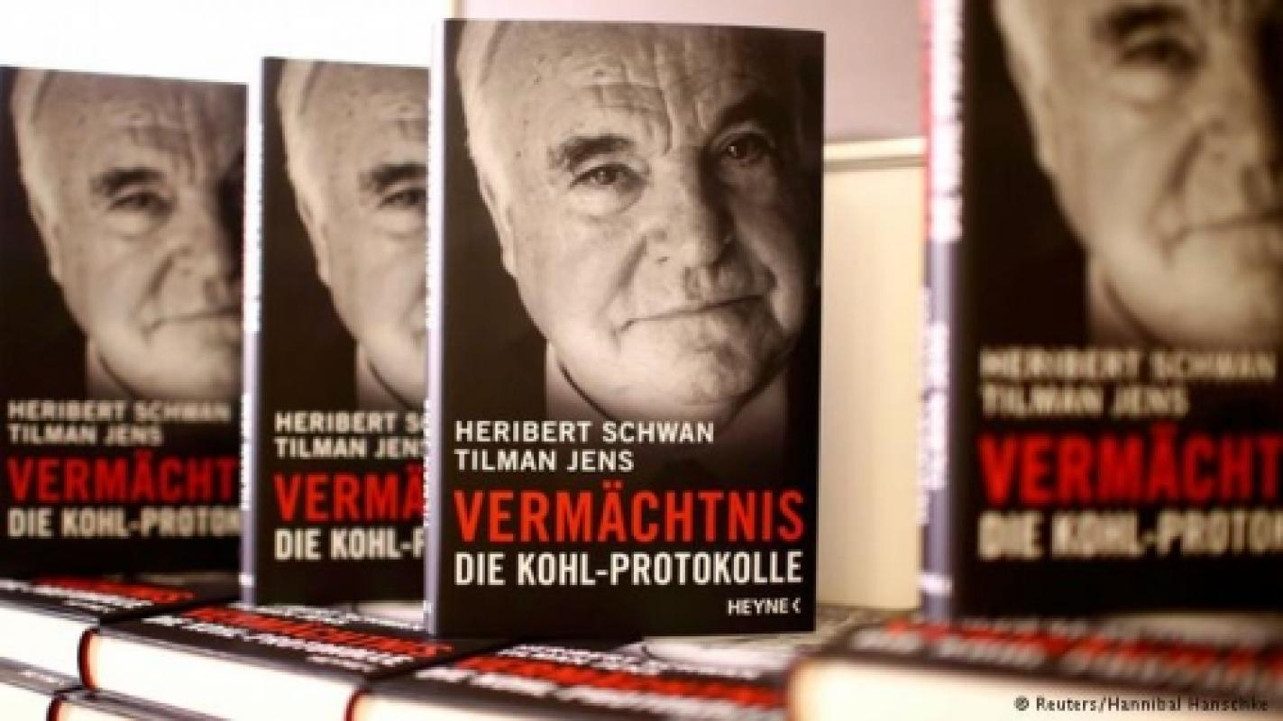 Helmuto Kohlio  prisiminimų knyga  gali palaidoti Merkel karjerą
